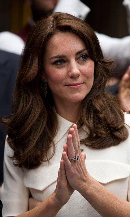 Meeting with young entrepreneurs in Mumbai, Kate opted for a bouncy, voluminous look.
<br>
Photo: Getty Images