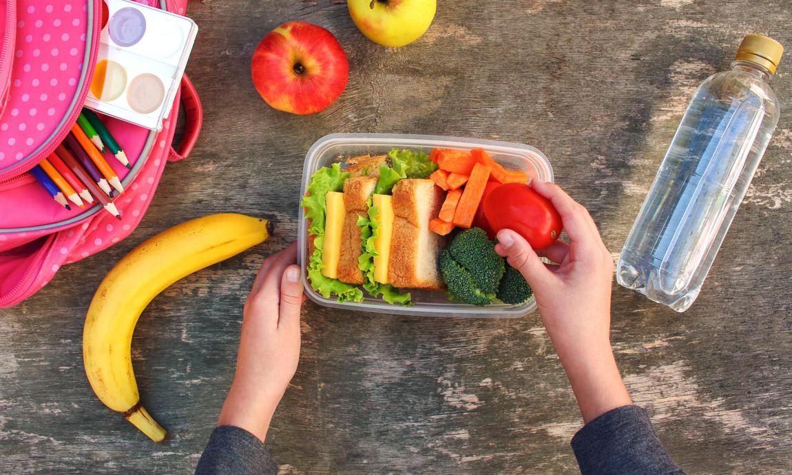 nLunch box con carbohidratos, proteínas y verduras