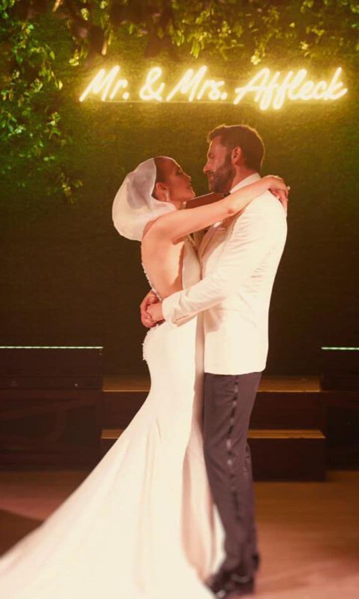 Jennifer Lopez shares more wedding photos