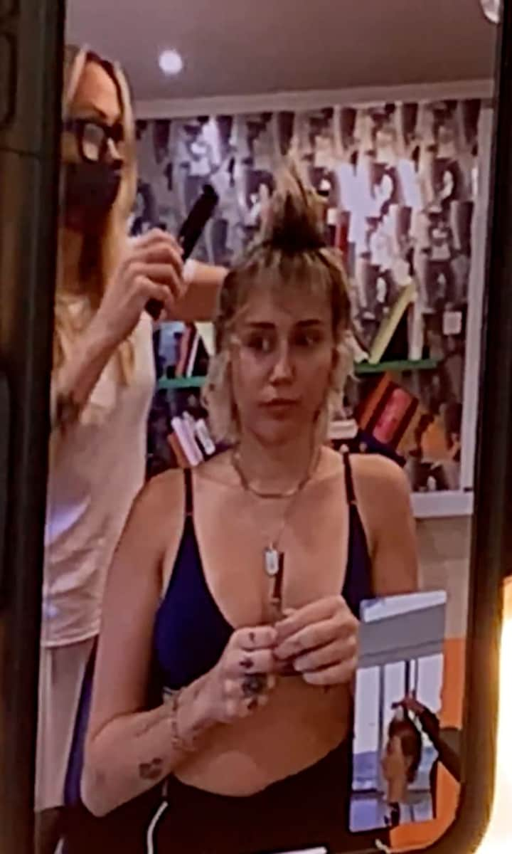 Miley Cyrus gets a pixie cut