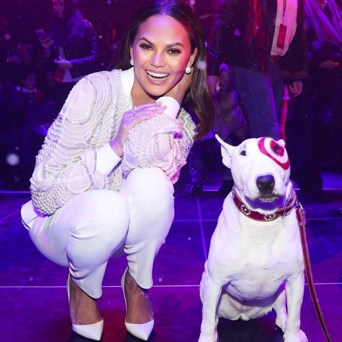 December 7: <a href="https://us.hellomagazine.com/tags/1/chrissy-teigen/"><strong>Chrissy Teigen</strong></a> and Bullseye the dog took a friendly photo during the world premiere of Target's <i>The Toycracker</i> in NYC.
Photo: Neil Rasmus/BFA.com