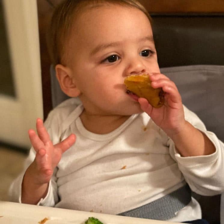 eva longoria baby santi thanksgiving tamales