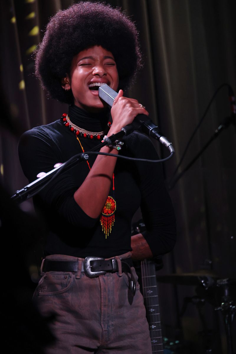 Willow performing at the Grammy Museum 