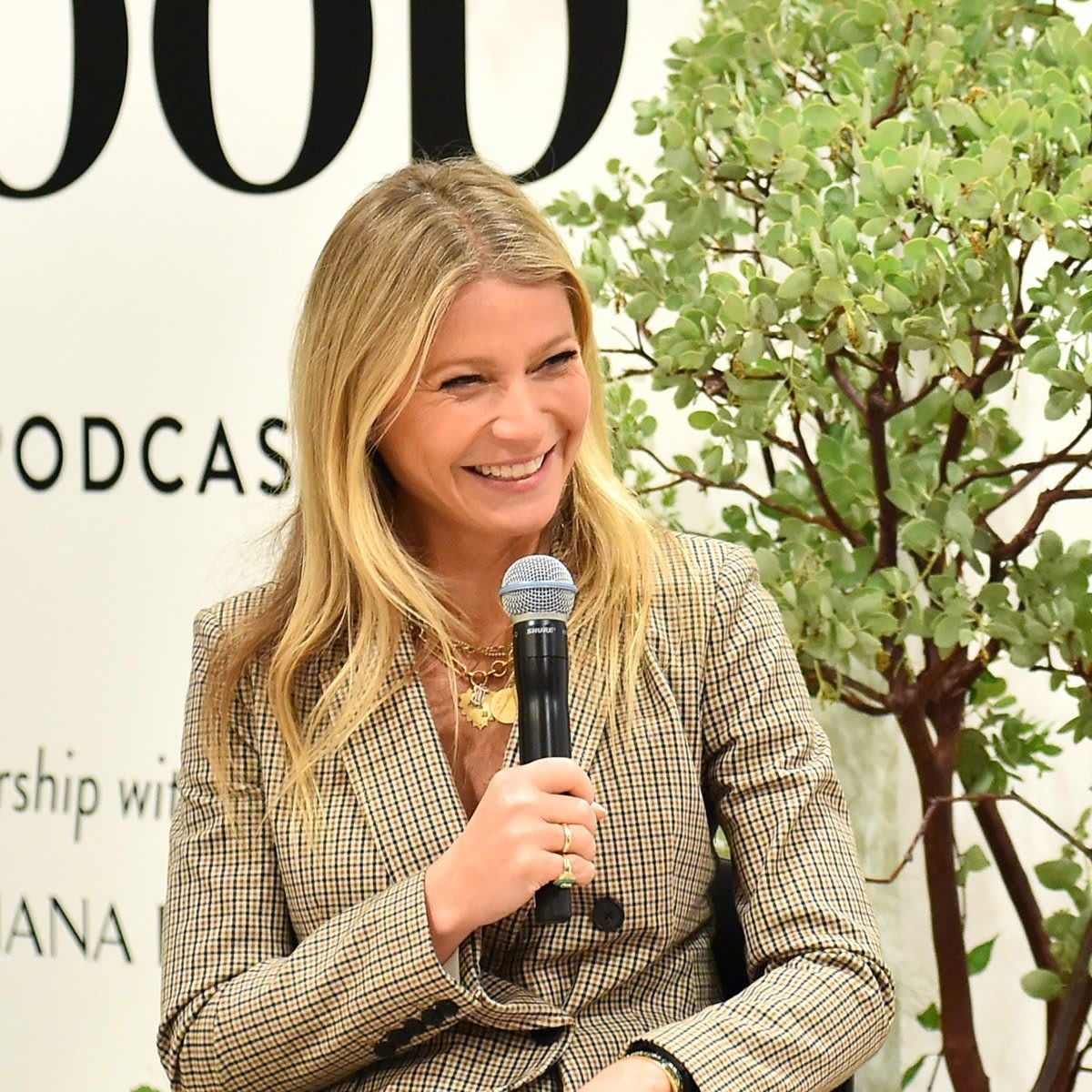 Gwyneth Paltrow And Kerry Washington Host A Live Episode Of The goop Podcast With Banana Republic