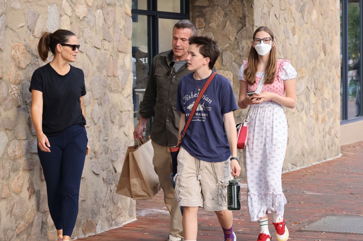 Jennifer and Ben Affleck family reunion!