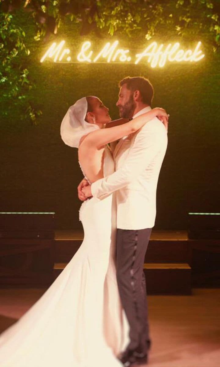 Jennifer Lopez shares more wedding photos