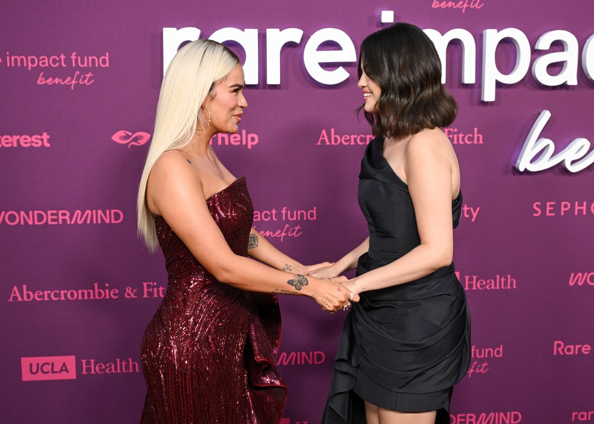 On the red carpet, the friends greeted each other before Karol G’s performance at the gala.