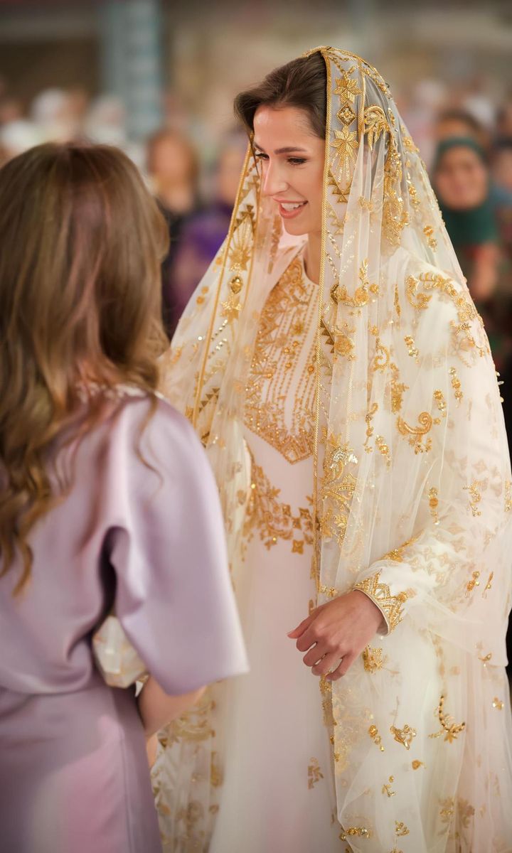 Per Vogue Arabia, Rajwa's veil was embroidered with words by Tunisian poet Abu al-Qasim al-Shabi that translate to: "I see you, and life becomes more beautiful."