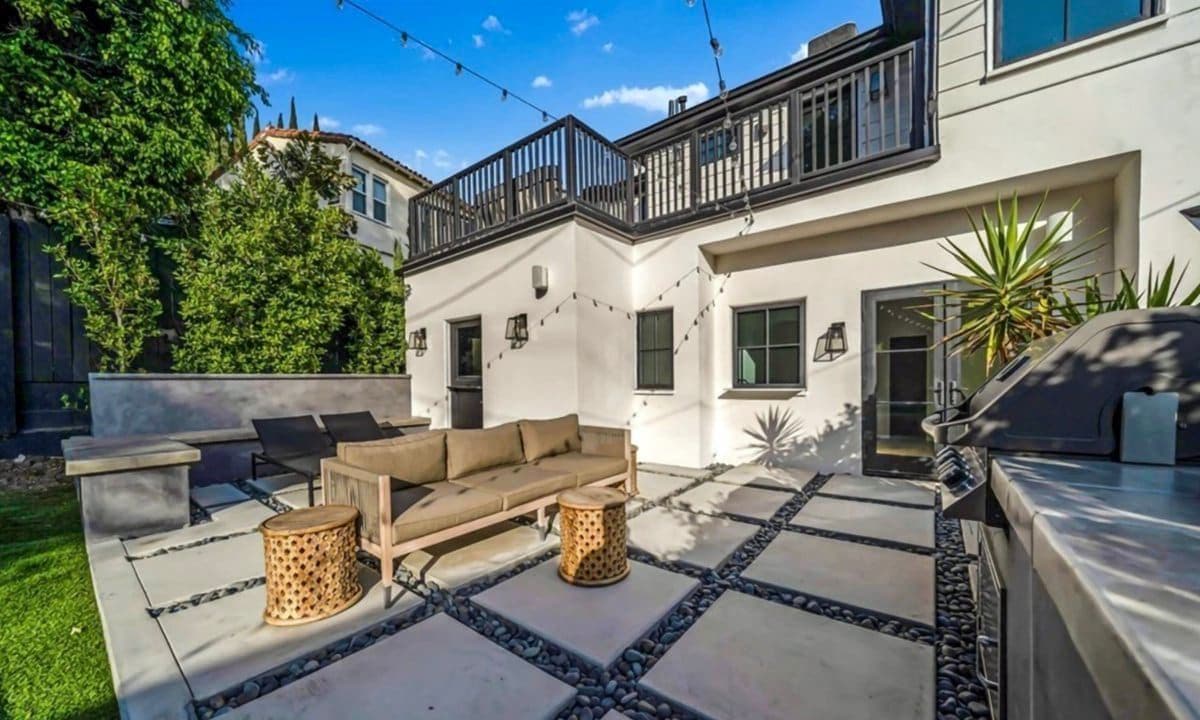 The last house where Naya Rivera lived is for sale at $ 2.695 Million Dollars.