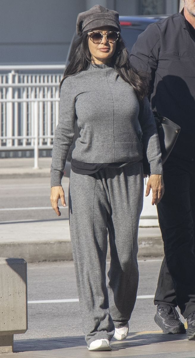 Photo Â© 2024 Backgrid/The Grosby Group

EXCLUSIVE
Athens, GREECE 
The Actor and film producer Salma Hayek swamped by her entourage as she arrives at Athens Airport to departing from Greece.  It had been reported Salma's new action film 'Sacrifice' is focused on climate change and features a star-studded cast including Vincent Cassel, Chris Evans, Anya Taylor-Joy and Sam Richardson. Directed by Romain Gavras, with a script co-written by Gavras and Will Arbery with the film is being produced for Netflix. *** Salma Hayek abarrotada por su sÃ©quito a su llegada al aeropuerto de Atenas para salir de Grecia.  Se habÃ­a informado de que la nueva pelÃ­cula de acciÃ³n de Salma, Â«SacrificeÂ», se centra en el cambio climÃ¡tico y cuenta con un reparto repleto de estrellas como Vincent Cassel, Chris Evans, Anya Taylor-Joy y Sam Richardson. Dirigida por Romain Gavras, con un guiÃ³n coescrito por Gavras y Will Arbery, la pelÃ­cula estÃ¡ siendo producida para Netflix.

Pictured: Salma Hayek 