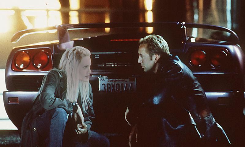 Angelina Jolie y Nicolas Cage en escena de Gone in Sixty Seconds