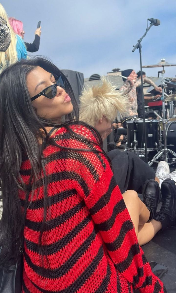 Kourtney Kardashian supports Travis Barker in concert with Machine Gun Kelly