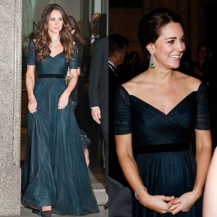 The cross-over silhouette with short sleeves is a favorite of the Duchess! For example, the royal has worn this beautiful teal version at least three times. She first wore it twice in London and then in December 2014 during her royal visit to New York City with Prince William.
Photo: GC Images/Getty Images