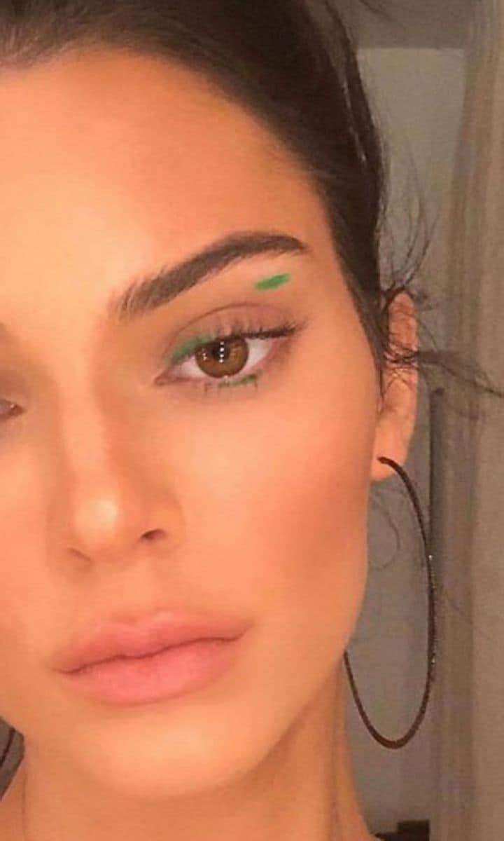 Kendall Jenner wearing the geometric eyeliner trend