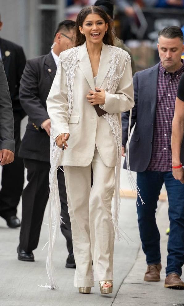 Zendaya con traje de Ports 1961