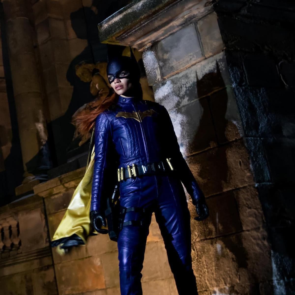 Leslie Grace como Batgirl