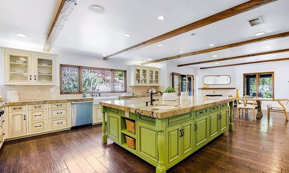 Iggy Azalea's new $5.2 Million Mansion