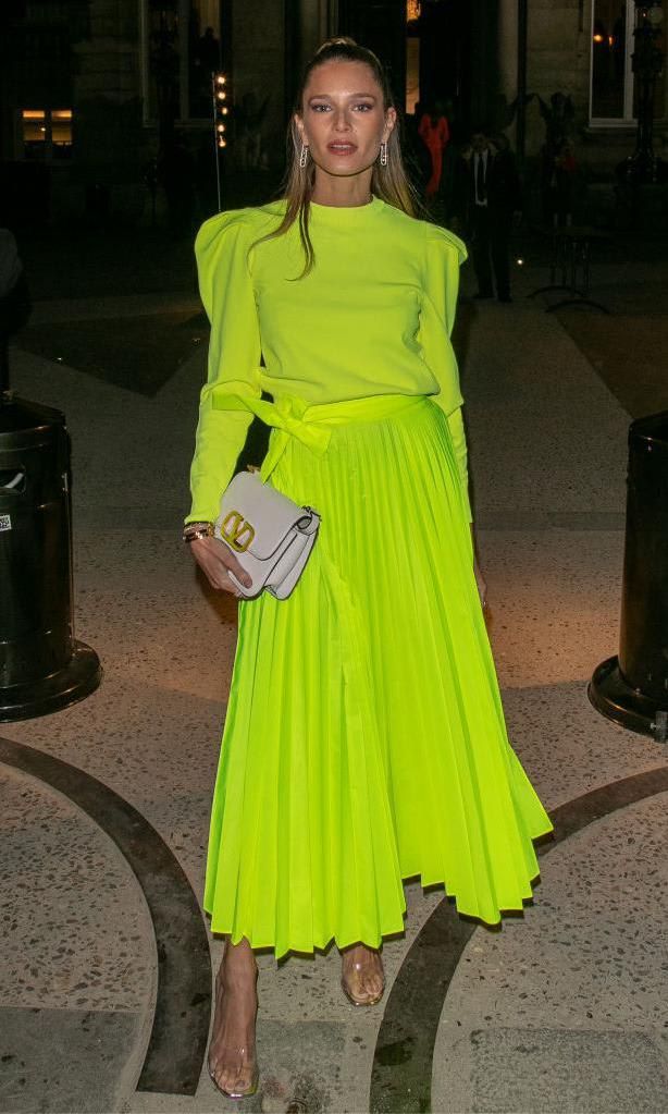 Helena Bordon's total neon look