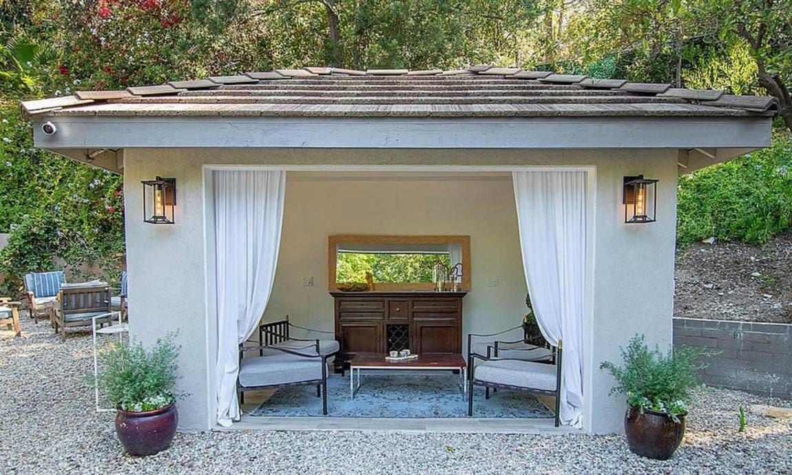 Selena Gomez buys Tom Petty mansion