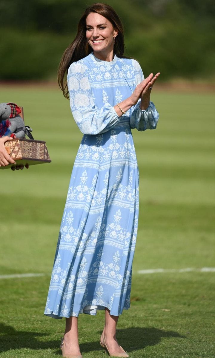 Catherine looked beautiful in a cornflower blue dress from Beulah London for the summer outing.