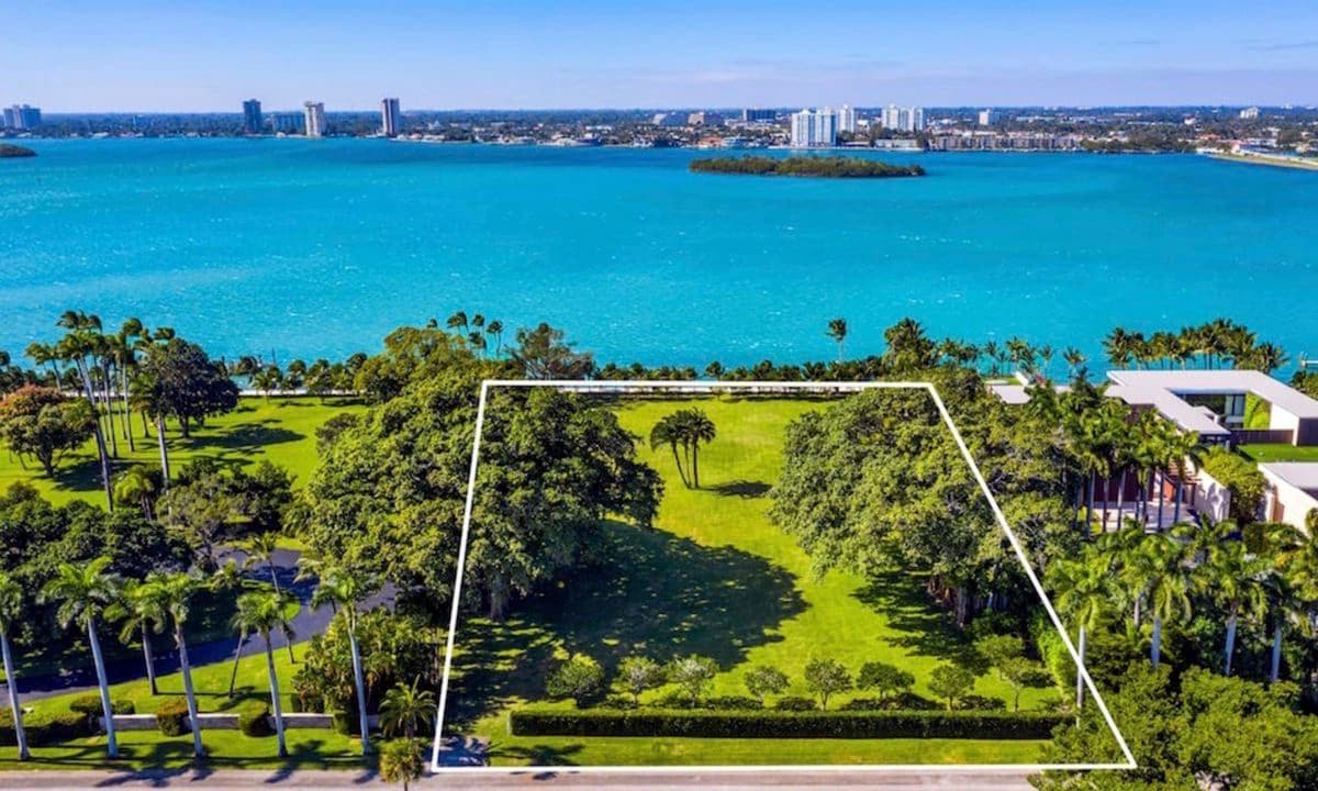 Ivanka Trump and husband, Jared Kushner bought a 1.4 acre lot of land on Indian Creek Island in Miami.