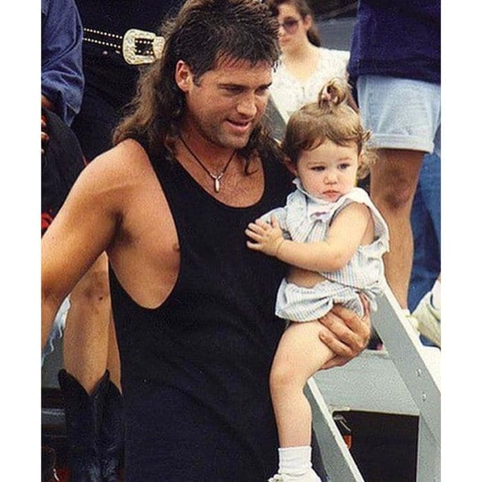 <b>Billy Ray Cyrus</b>
"Happy Daddy's Day to my #1 Dude! @billyraycyrus Love you so much "
Photo: Instagram/@mileycyrus