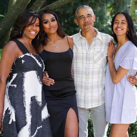 Sasha Obama prom photo with family