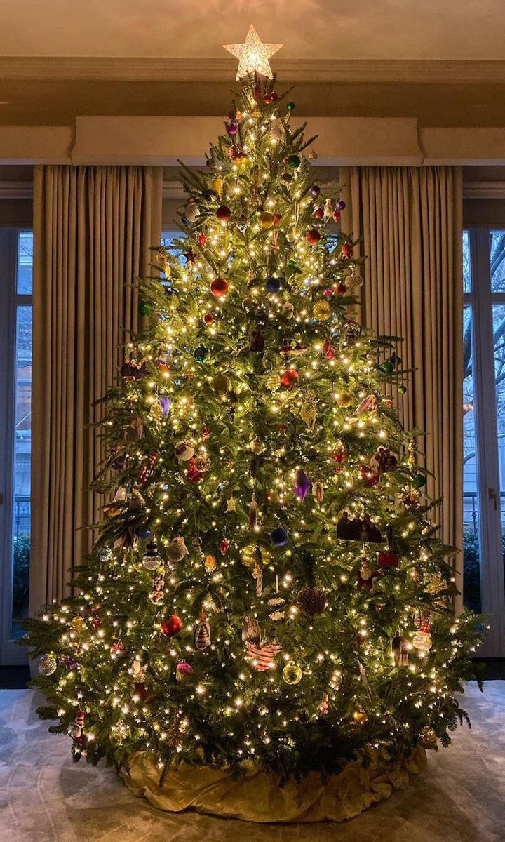 Kelly Ripa Christmas tree