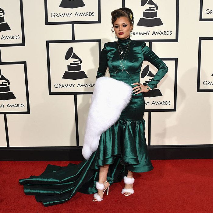 Andra Day combined a emerald green mermaid tail gown, with a faux fur stole.<br />
Photo: Getty Images