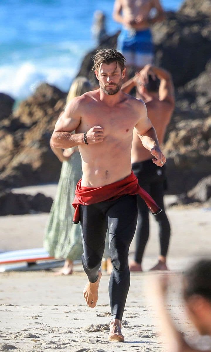 Chris Hemsworth body