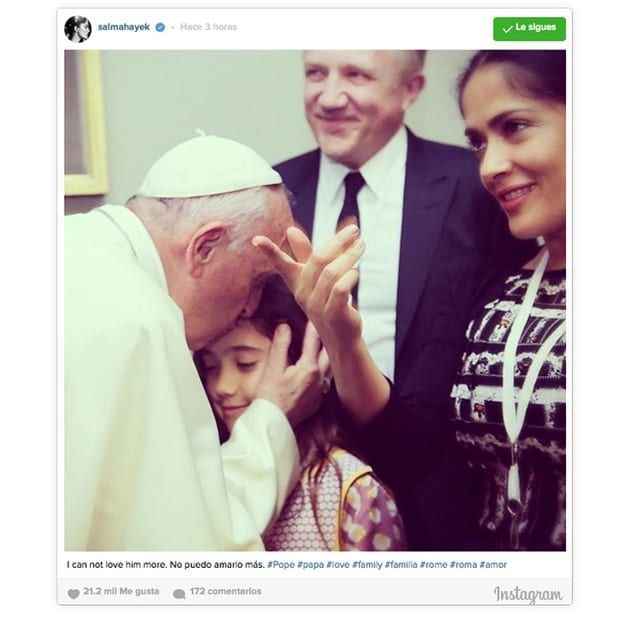 After the event, Salma shared this sweet photo of daughter Valentina getting a kiss on the forehead from the Pope.
<br>
Photo: Instagram/@salmahayek