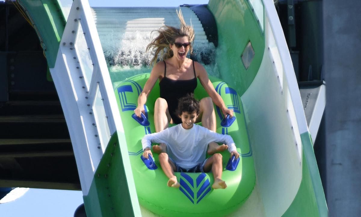 Gisele at the waterpark