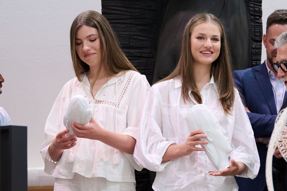 BARCELONA, SPAIN - JULY 09: Crown Princess Leonor of Spain (R) and Princess Sofia of Spain (L) visit the studio of the artist Jaume Plensa during the events of the XV anniversary of the Princess of Girona Foundation on July 09, 2024 in Barcelona, Spain. (Photo by Carlos Alvarez/Getty Images)