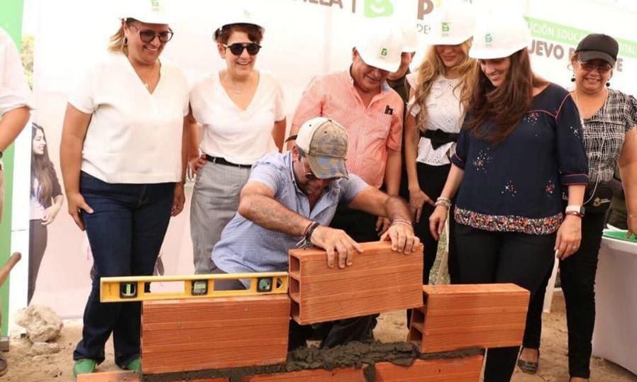 Shakira builds schools in Colombia