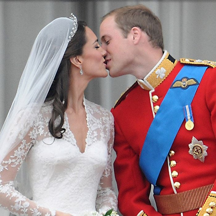 Prince William shared a fairytale kiss with his princess Catherine, the Duchess of Cambridge at their 2011 royal wedding.
Photo: Getty Images