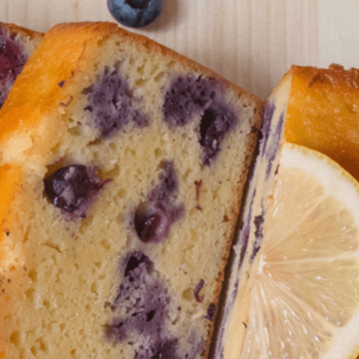 Lemon blueberry skyr poundcake