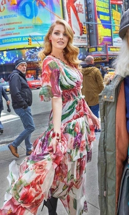 Drenched in Dolce, Kitty kicked off June by wearing the designer's flowy frock on the streets of NYC. "Over the moon to be to be in @voguebrasil wearing @dolcegabbana," she wrote.
Photo: Instagram/@kitty.spencer