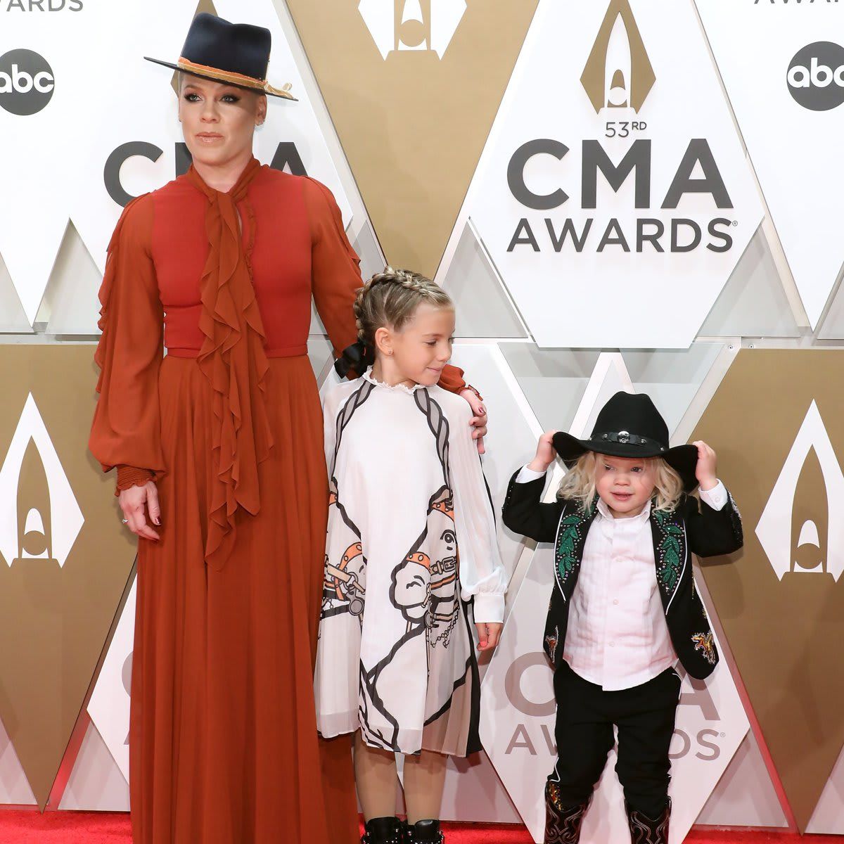 The 53rd Annual CMA Awards   Arrivals