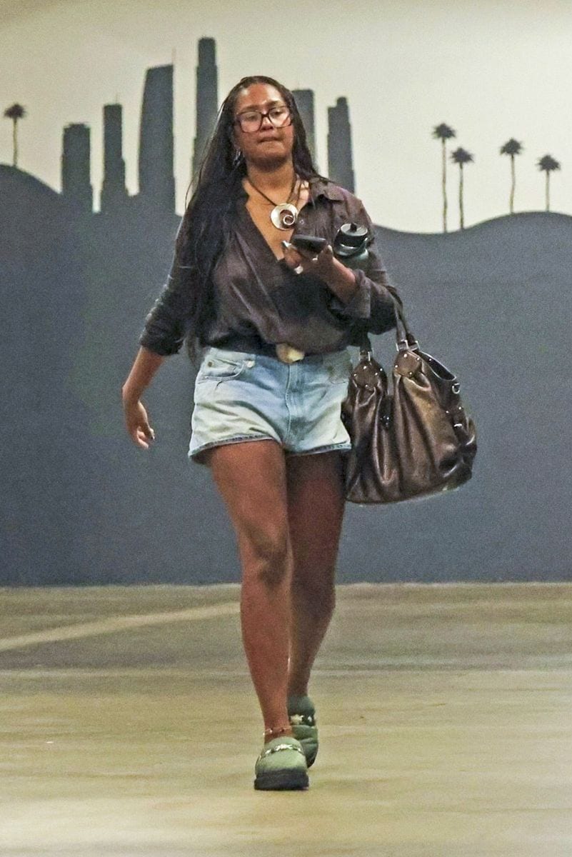 Sasha Obama is seen walking to her car before driving away