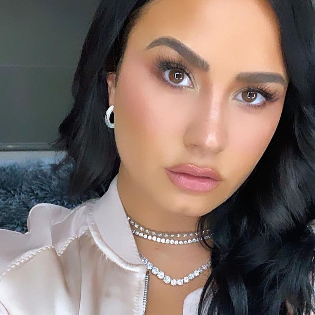 Demi Lovato glam photos