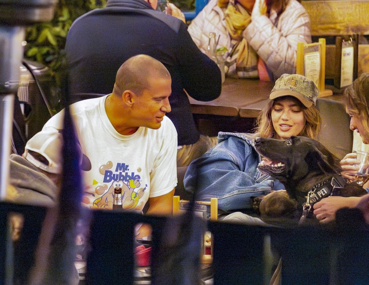 Channing Tatum and his Australian girlfriend, Inka Williams, enjoy a late dinner together.