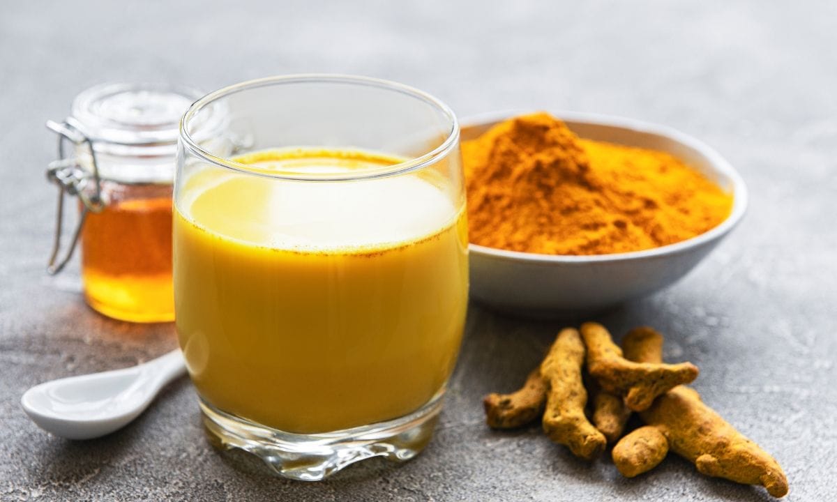 Turmeric and Ginger Shot: The ultimate anti-inflammatory detox recipe