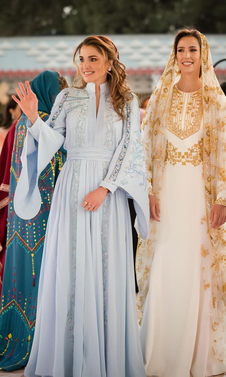 Queen Rania hosted a Henna party for Rajwa on May 22.