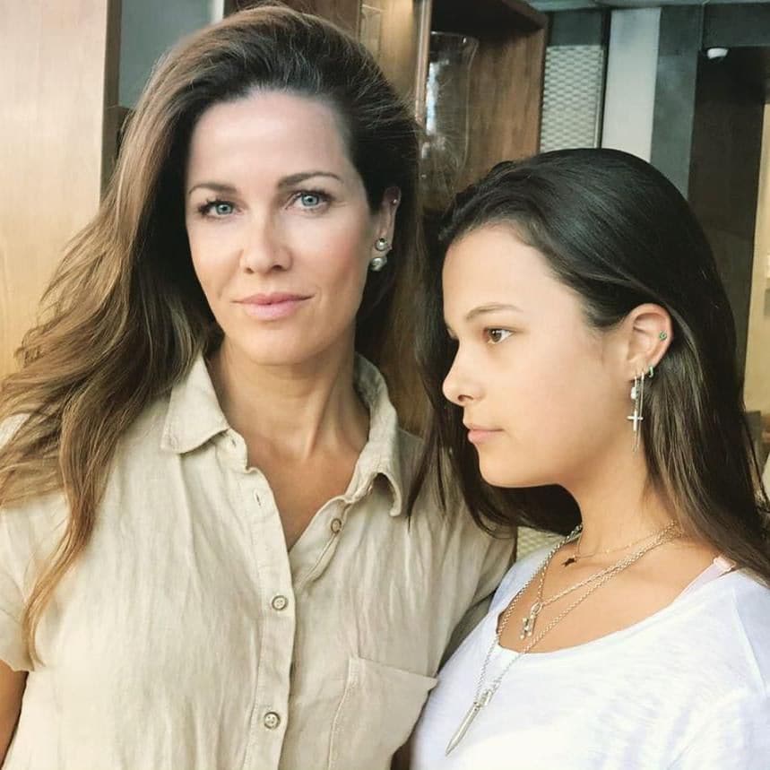 Alejandro Sanz's daughter Manuela with her mom Jaydy Michel