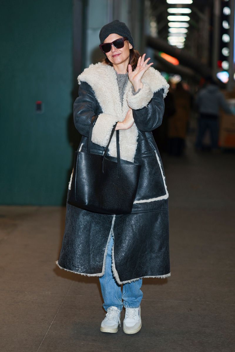 NEW YORK, NEW YORK - JANUARY 10: Katie Holmes arrives to "Our Town" on Broadway on January 10, 2025 in New York City. (Photo by Aeon/GC Images)