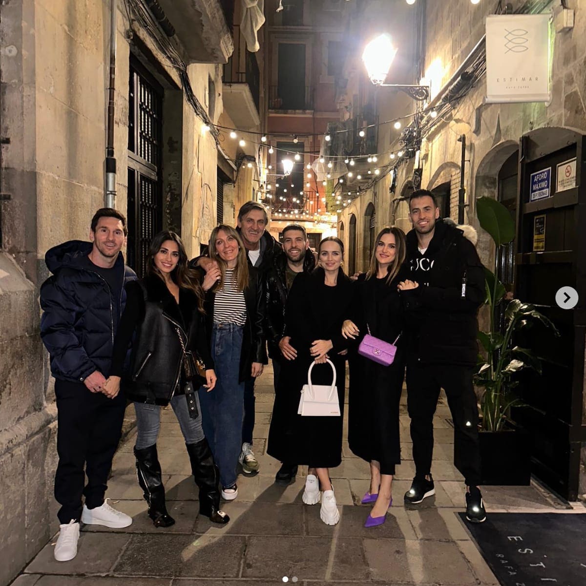 Messi and Antonela reunite with friends in Barcelona