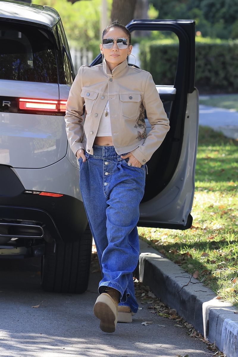 Jennifer Lopez was spotted out and about in Los Angeles on Sunday afternoon, dressed in chic style as she visited a friend. 