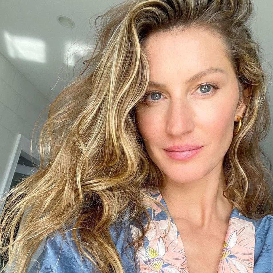 Gisele Bündchen makeup free selfie