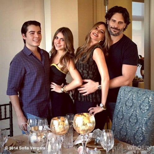 Joe celebrated Thanksgiving in 2014 with Sofia's family. The actress captioned her photo, "Giving thanks for a beautifull year and my love ones!! Happy thanksgiving!!!!!"
<br>
Photo: Instagram.com/sofiavergara