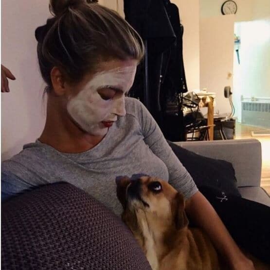 Face masks and a pup for Martha Hunt
<br>
Photo: Instagram/@MarHunt